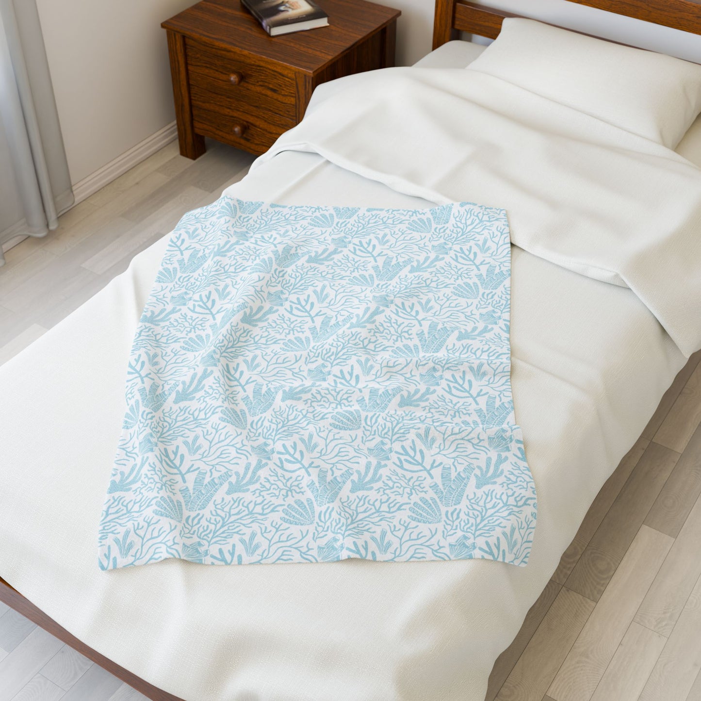 Cozy Coral Velveteen Plush Blanket - Soft Throw for Home Décor, Gift for Kids or Adults, Perfect for Winter, Nursery, Beach